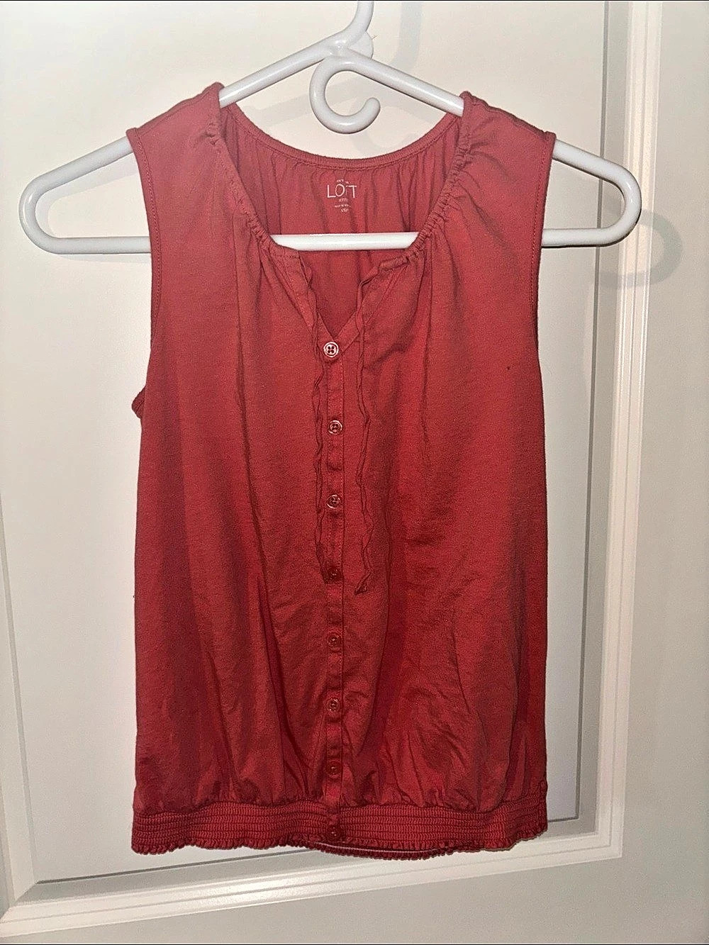 LOFT Red Sleeveless Button Front Top Like New